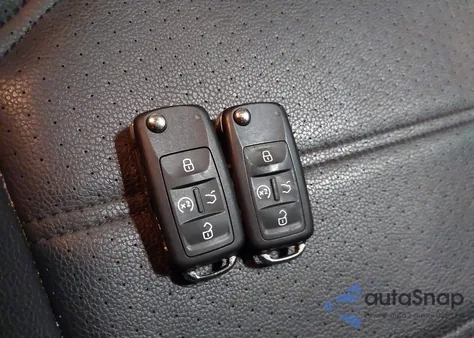 2018 Volkswagen Passat 2.0T Se из США, поврежденный, VIN 1VWBA7A34JC044183